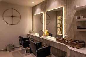 Nelia Beach Hotel & Spa