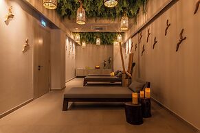 Nelia Beach Hotel & Spa