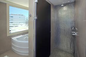 Nelia Beach Hotel & Spa