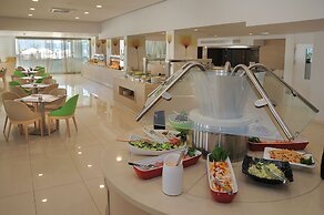 Nelia Beach Hotel & Spa