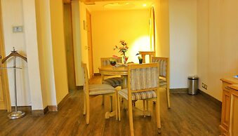 Dee Marks Hotel & Resorts