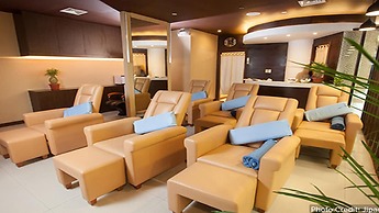 Dee Marks Hotel & Resorts