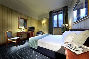 Exe International Palace