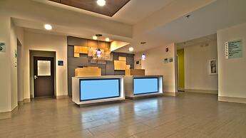 Holiday Inn Express & Suites Evansville North by IHG