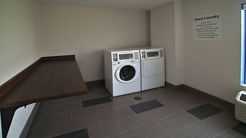 Holiday Inn Express & Suites Evansville North by IHG