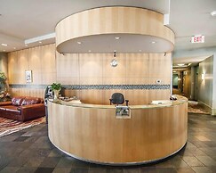 Comfort Hotel Vancouver Airport