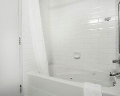 Quality Hotel Airport South