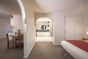 Country Club Villas