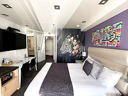 Tides Hotel