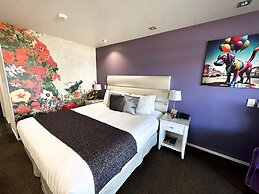 Tides Hotel