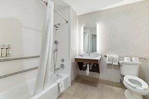 Holiday Inn Express & Suites Mountain View Silicon Valley by IHG