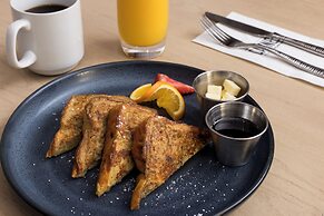 DoubleTree by Hilton Kingston