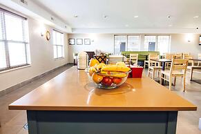 Country Inn & Suites by Radisson, Stockton, IL