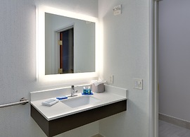 Holiday Inn Express Hotel & Suites Dallas - Duncanville by IHG