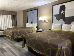 Super 8 by Wyndham Gainesville TX