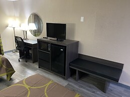 Super 8 by Wyndham Gainesville TX