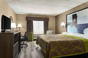Super 8 by Wyndham Gainesville TX