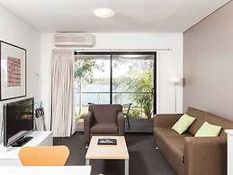 Majestic Oasis Apartments