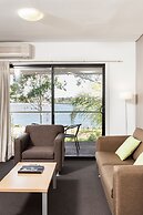 Majestic Oasis Apartments