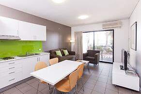 Majestic Oasis Apartments