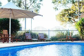 Majestic Oasis Apartments