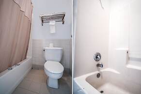 Island Inn by OYO Galveston Beach, TX