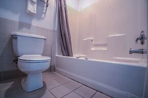 Island Inn by OYO Galveston Beach, TX