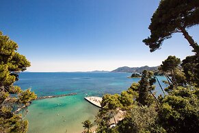Corfu Holiday Palace Hotel