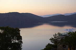 Domes Aulus Elounda All-Inclusive Resort, Curio by Hilton