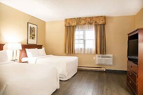 Oakes Hotel Overlooking the Falls