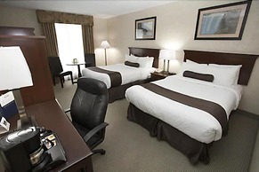 Oakes Hotel Overlooking the Falls