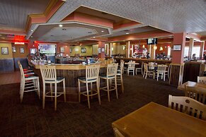 Oakes Hotel Overlooking the Falls