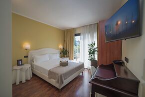 Admiral Hotel Villa Erme