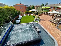 Admiral Hotel Villa Erme