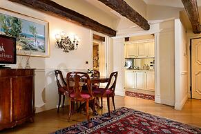 Torre dell'Orologio Suites