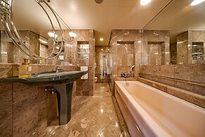 Kurashiki Royal Art Hotel