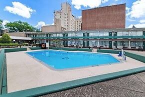 Genetti Hotel, SureStay Collection by Best Western