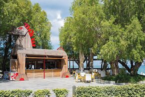 Neptune Luxury Resort