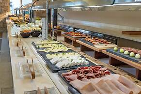 Neptune Luxury Resort