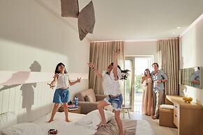 Neptune Luxury Resort