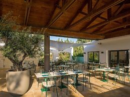 Neptune Luxury Resort