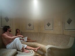 Neptune Luxury Resort