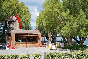 Neptune Luxury Resort