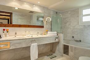 Neptune Luxury Resort
