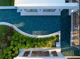 Neptune Luxury Resort