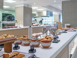 Neptune Luxury Resort