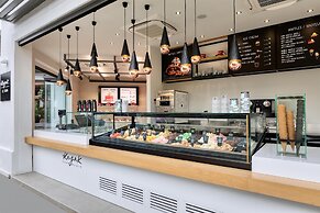 Neptune Luxury Resort