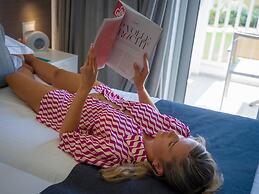 Neptune Luxury Resort