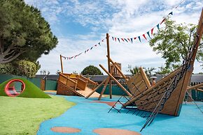 Neptune Luxury Resort