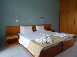 Bayside Hotel Katsaras